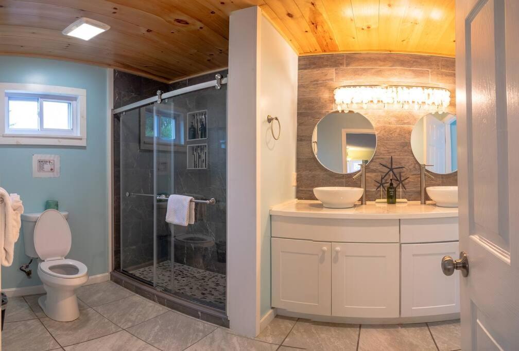 Elegant Jacuzzi Suite Hancock Exterior foto